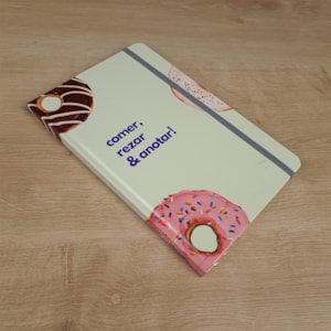 Segunda imagem do produto Caderno para Anotações sem Pauta | Comer, Rezar e Amar | Capa Dura