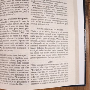 Caixa com 32 Bíblias | Bíblia Capa Dura KJC Montanha Luz