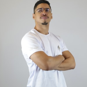 Segunda imagem do produto Camiseta As Pessoas Devem Saber | Branca | Unissex | The Chosen