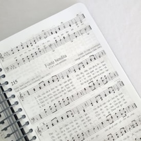 Segunda imagem do produto Cantor Cristão com Música | Grande | Capa Espiral Azul