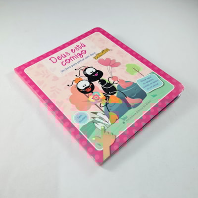 Segunda imagem do produto Deus está Comigo | Um Livro para Pintar com Água | Smilinguido