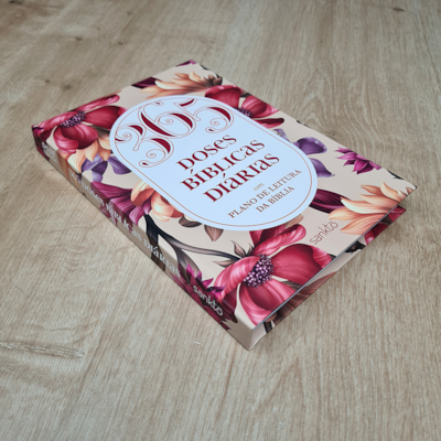 Segunda imagem do produto Devocional 365 Doses Bíblicas Diárias | Capa Dura Floral Rosé