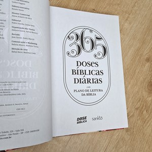 Devocional 365 Doses Bíblicas Diárias | Capa Dura Floral Rosé