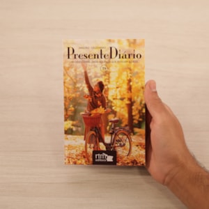 Segunda imagem do produto Devocional Presente Diário | Vol 28 | Capa Brochura Tradicional Feminina