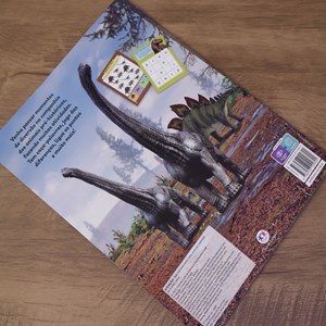 Dinossauros | Com Adesivos 3-D | 3 a 5 Anos