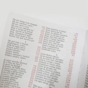 Segunda imagem do produto Harpa Avivada e Corinhos Médio | Letra Gigante | Capa Fé Branca Espiral