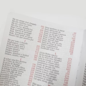 Segunda imagem do produto Harpa Avivada e Corinhos Médio | Letra Gigante | Tradicional Branca Capa Dura