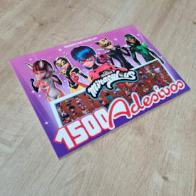 Segunda imagem do produto Ladybug | Prancheta para Colorir com 1500 Adesivos | Miraculous