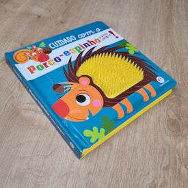 Segunda imagem do produto Livro Toque e Sinta | Cuidado com o Porco-Espinho e Seus Amigos!