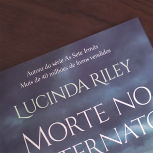 Morte no Internato | 
Lucinda Riley