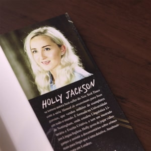 Os Cinco Sobreviventes
 | Holly Jackson