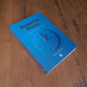 Segunda imagem do produto Priorize Deus | Devocionais diários para 366 dias | Michel Simplicio