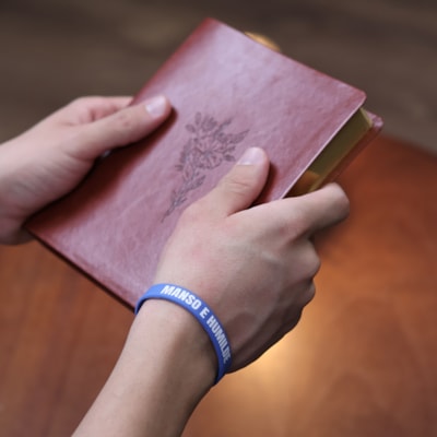 Segunda imagem do produto Pulseira de Silicone Azul Cobalto | Manso e Humilde