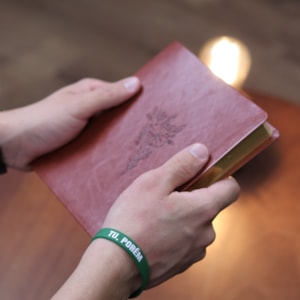 Segunda imagem do produto Pulseira de Silicone Verde Militar | Tú Porém