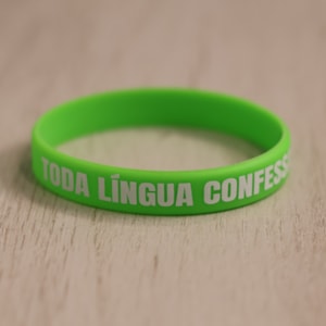 Segunda imagem do produto Pulseira de Silicone Verde Neon | Toda Língua Confessará