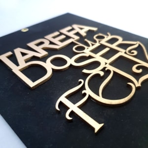 Segunda imagem do produto Quadro Porta Chaves | Café é sempre uma boa ideia | Dourado