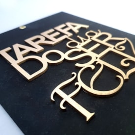 Segunda imagem do produto Quadro Porta Chaves | É proibido a entrada | Dourado