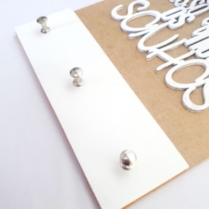 Segunda imagem do produto Quadro Porta Chaves | Lembre de Deus em tudo | Branco